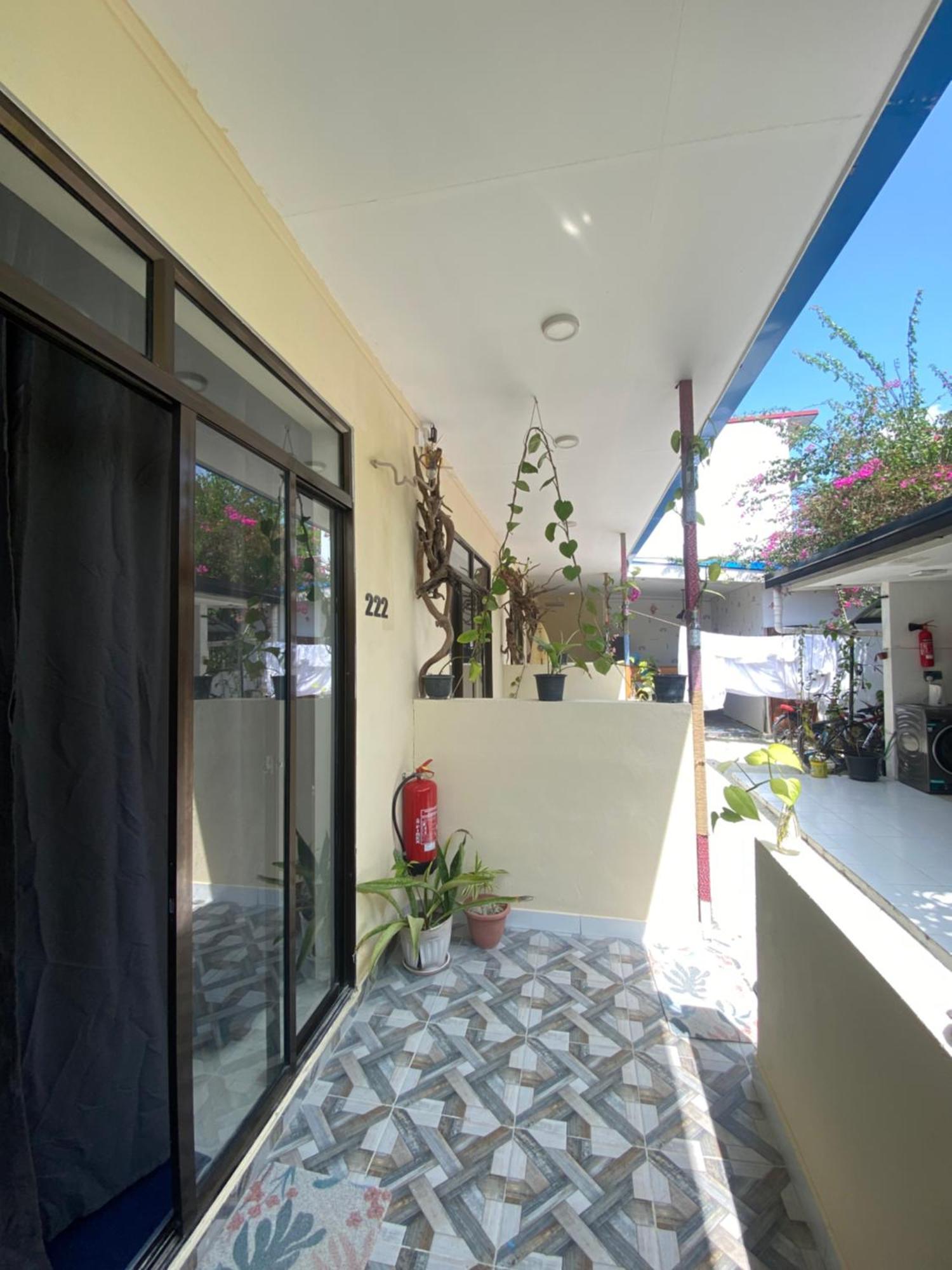 Maavaharu Guest House Himmafushi Bagian luar foto