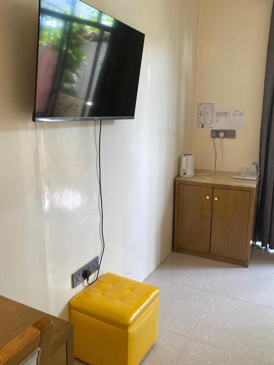 Maavaharu Guest House Himmafushi Bagian luar foto